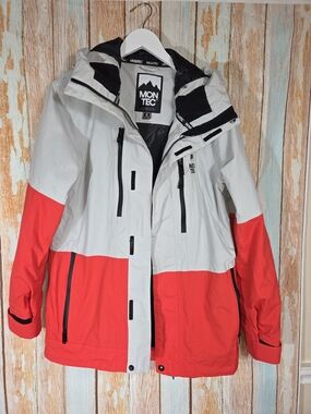 Montec Women's Two-Tone Red & White Ski Jacket. Size Small